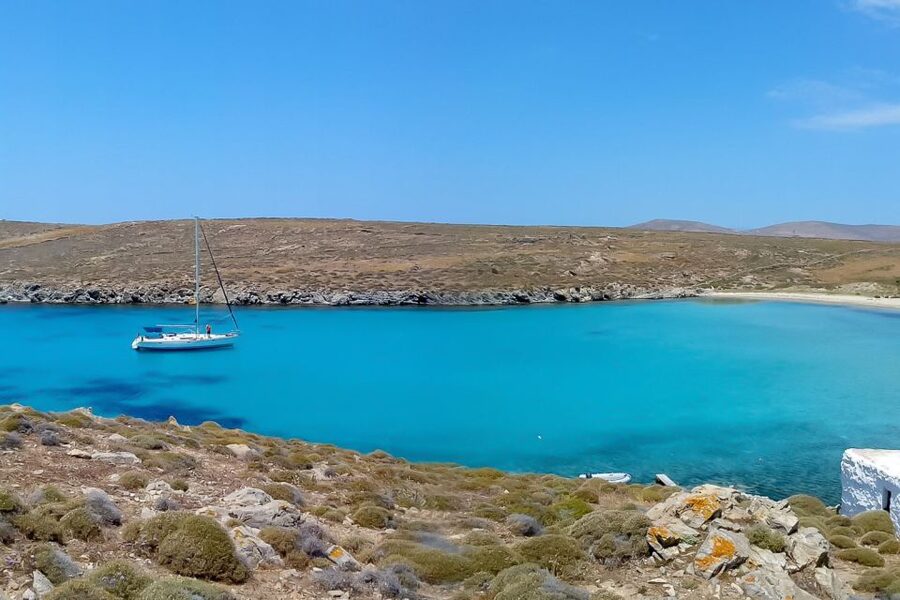 Mykonos: Yacht Cruise to Rhenia and Guided Tour of Delos - Group size, comfort, and the sailing-vs-walking balance