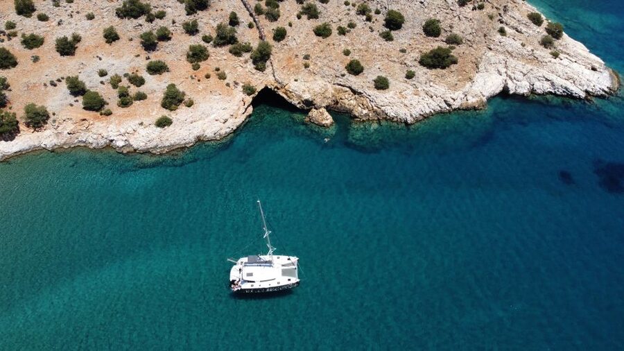 Naxos: Catamaran Cruise with Lunch & Drinks - How the Paros connection adds variety to your sea day
