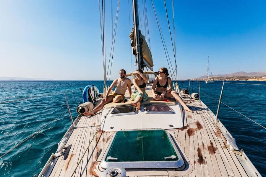 Naxos: Sailing Cruise with Lunch & Drinks - Small-group comfort: what you gain besides views