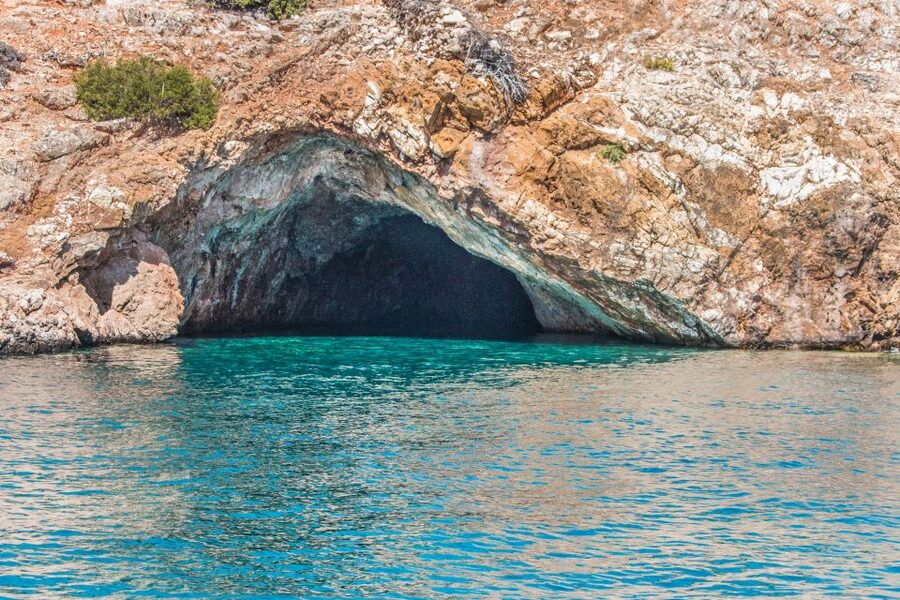 Naxos: South Coast of Naxos with BBQ Lunch - Boat Comfort, Crew Pace, and When Seasickness Matters
