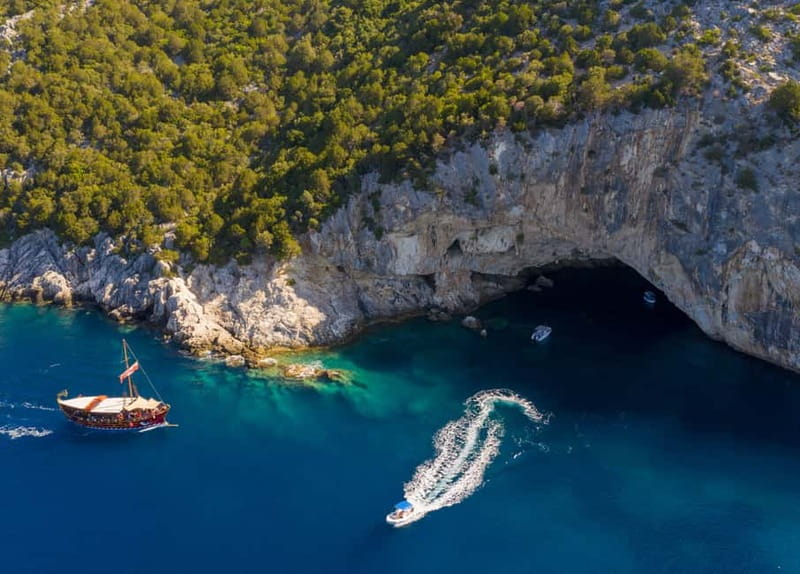Nydri: Sailing Through History. Daily Cruise with Beach BBQ - Klimaki on Lefkada: secluded beach time with gear and toys