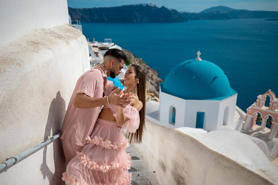 Oia: Couple photoshoot with 30 edited Photos - Queue-Free Access Matters More Than You Think