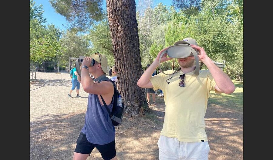 Olympia: The Famous VR Glasses Tour with Audio Guide - Stop-by-stop: from training grounds to Zeus workshops