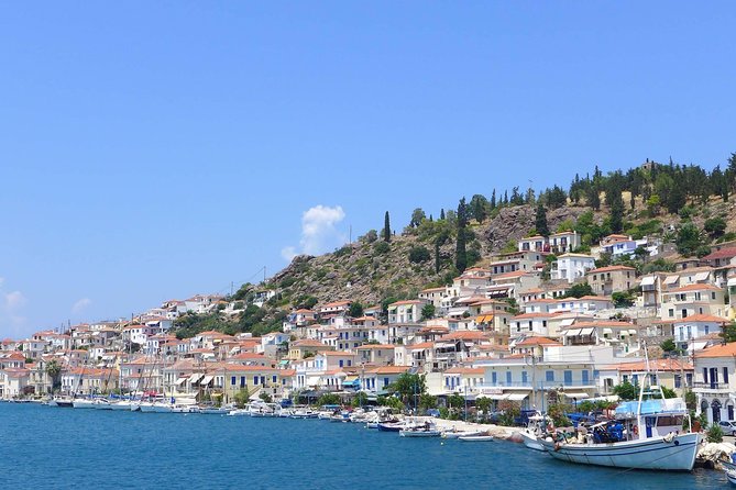 One Day Cruise to Hydra, Poros and Aegina from Athens - On Board Life: Lunch, Live Music, and the VIP Lounge Setup