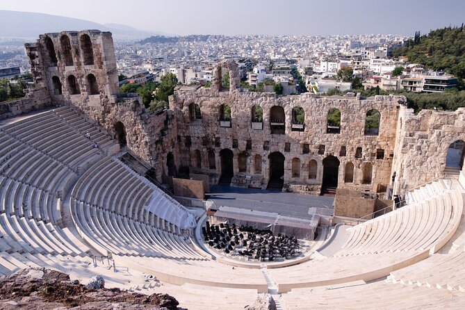 Panorama of Athens in 6 hours - Temple of Olympian Zeus: what you see when time wins