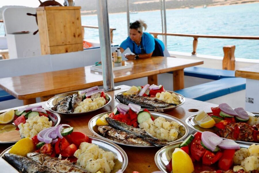 Paros Antiparos: Full-Day Boat Tour with Lunch & Drinks - Snorkeling gear, floats, and lifejackets for kids