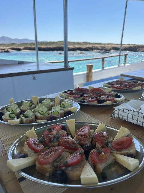 Paros Antiparos: Full-Day Boat Tour with Lunch & Drinks - Cliff jumping on this trip: exciting, optional, and crew-controlled