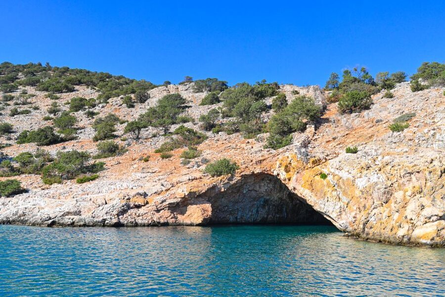 Paros: Iraklia, Schinoussa, & Naxos Sailing Tour with Lunch - Sailing comfort, seasickness, and how the crew handles conditions