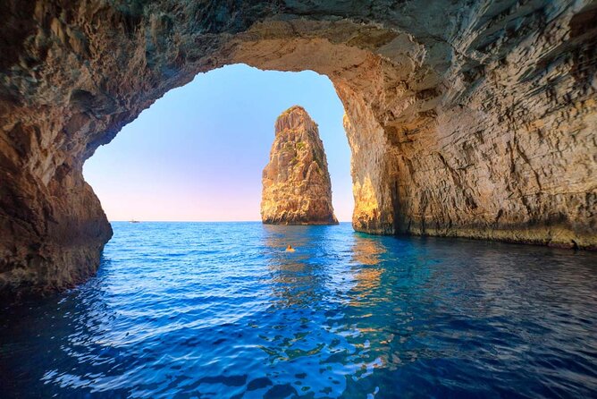 Paxos and Antipaxos Cruise from Corfu - Antipaxos: the clear-water stop that can be crowded
