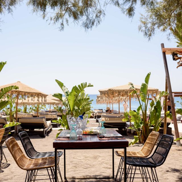 Perivolos Beach: Sun-Bed Experience FortyOne Bar Restaurant - What you eat and drink, and why packages change the value