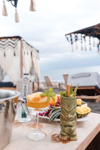Perivolos Beach: Sun-Bed Experience FortyOne Bar Restaurant - Should you book FortyOne sunbeds at Perivolos?
