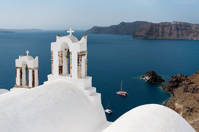 Private Classic Santorini Panorama: Visit the most popular destinations! - Megalochori village walk: cave houses and the quiet side of Santorini