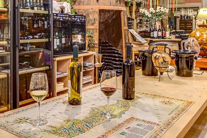 PRIVATE Walking Tour with Lunch and Wine Tasting by a Sommelier - Why this Chania wine and lunch walk works