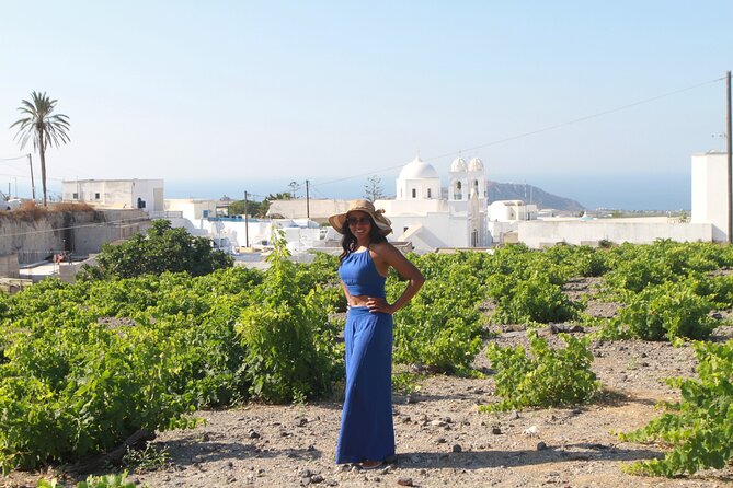 Private Wine Tour in 3 Wineries with 12 Wine Tastings and Tapas - Stop 1: Art Space in Exo Gonia, Caves Plus Organic Wine