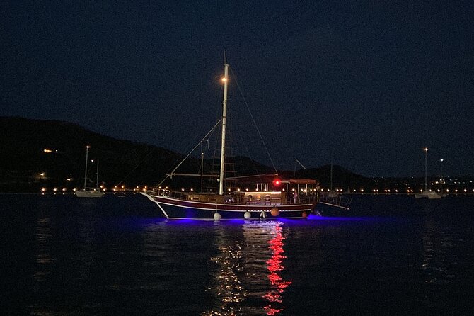 Queen Bee Sunset Cruise with Swim Stops and Dinner - Snorkeling masks, paddleboards, and the dinghy reality check