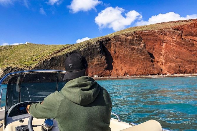 Rent a Boat in Santorini without a License - License-Free Boating in Santorini, and Why It Feels Different