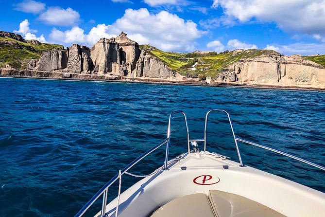 Rent a Boat in Santorini without a License - Snacks, Bottled Water, and the Quiet Luxury of Your Own Schedule