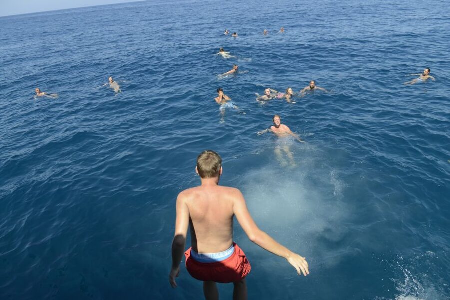 Rethymno: Pirate Boat Cruise with Swimming Stop - Leaving from Rethymno Marina and catching the Fortezza views