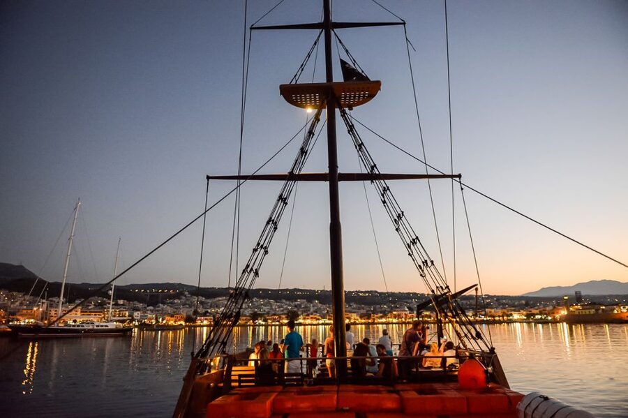 Rethymno: Sunset Cruise on a Wooden Pirate Boat - Choosing your seat for better photos (and less hassle)
