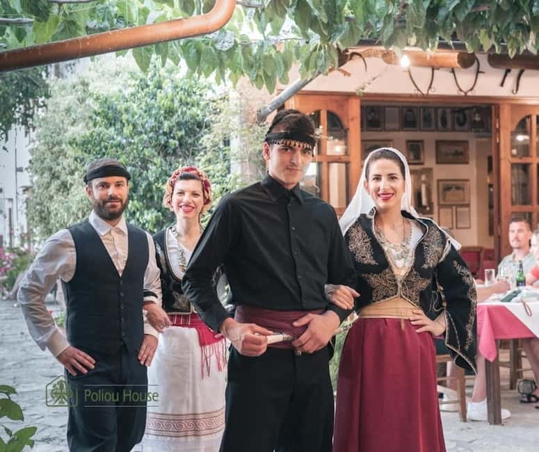 Rethymnon: Cretan Night with Dinner and Live Music - Live Cretan Music and Dancers: What to Look For