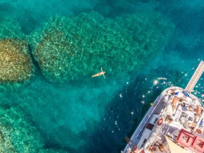 Boat Tour with Snorkeling, Gourmet Buffet & Open Bar