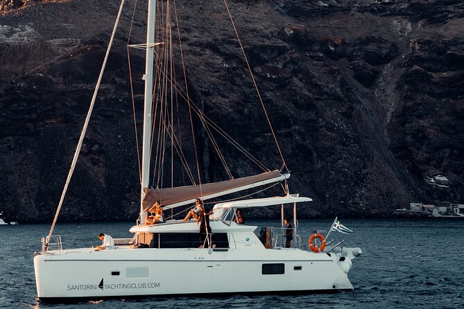 Romantic Sunset Catamaran Caldera Cruise incl. Meal & Drinks - The 5-hour flow, from Red Beach to Oia sunset