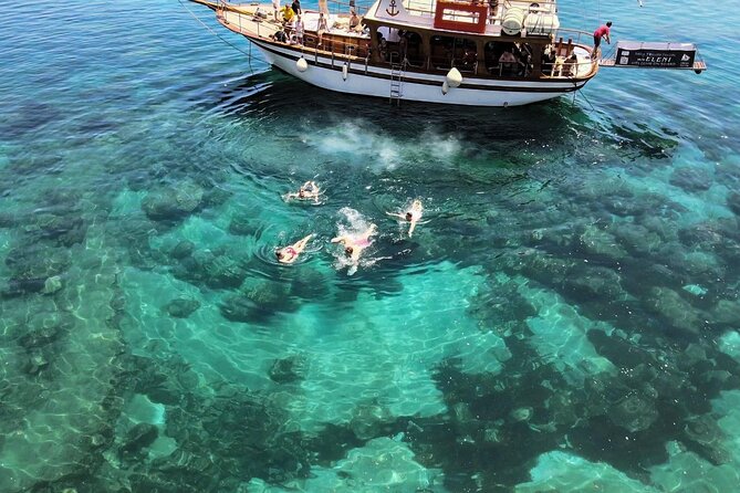 Sailing Trips with Cretan Sailing - Lunch on deck: simple, filling, and built for sea time