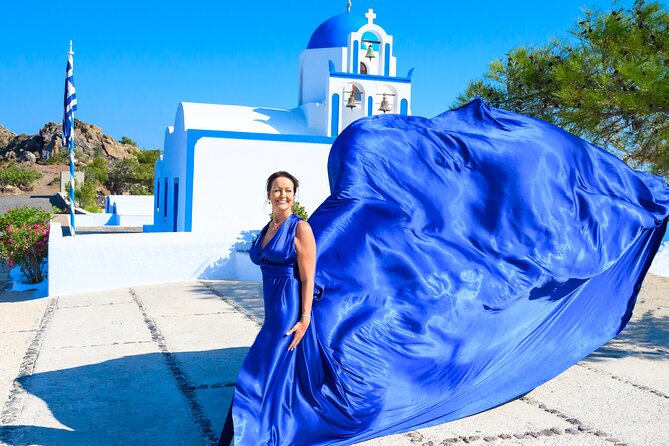 Santorini 2h Private Flying Dress Photoshoot with Transportation - The photo delivery: what you actually receive