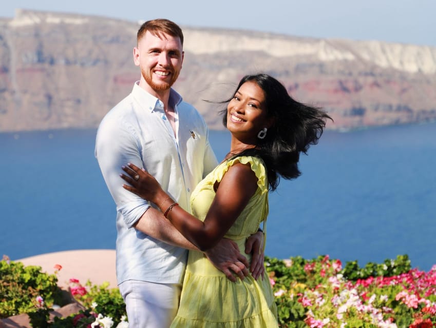 Santorini: 40-minute Photoshoot in Oia - Should you book this Santorini Oia photoshoot?
