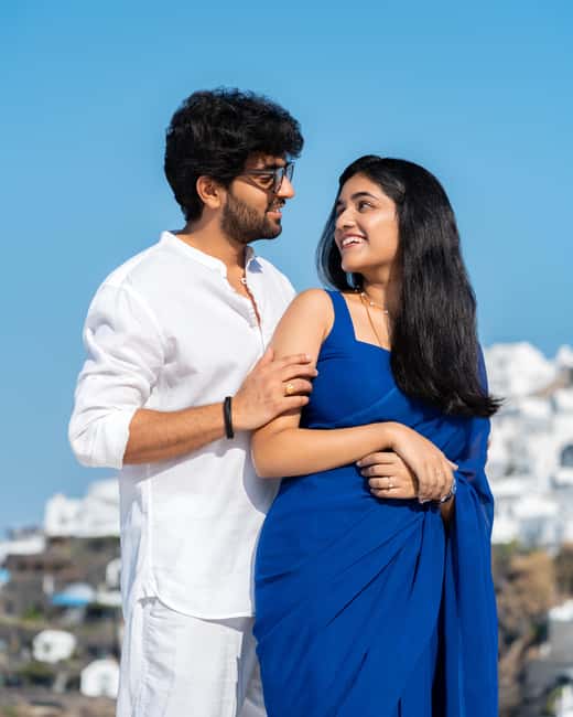 Santorini: 45-minute Photoshoot in Oia - Should You Book This Oia Blue Domes Photoshoot?
