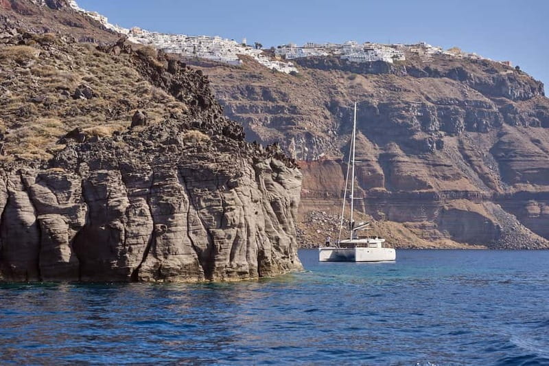 Santorini: Caldera Classic Catamaran Cruise w/ Meal & Drinks - Mesa Pigadia snorkeling and the Indian Face Mountain pass