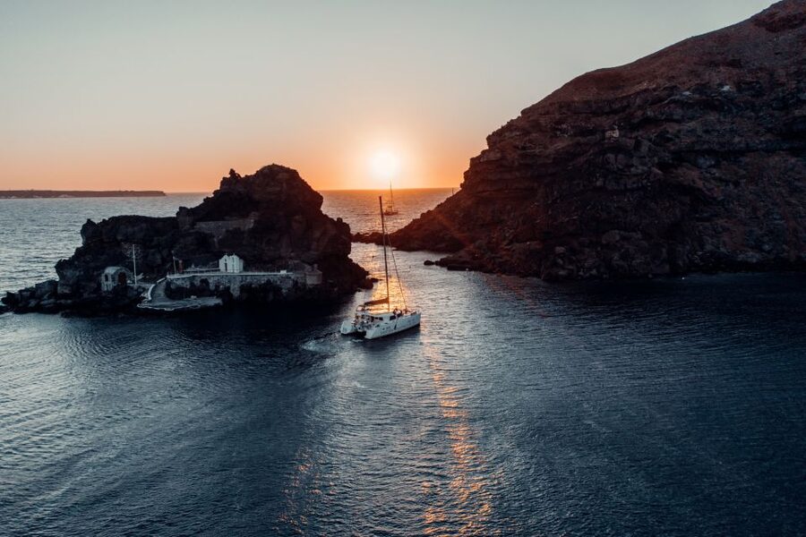 Santorini: Catamaran Caldera Cruise with Meal and Drinks - Hot springs swim: sulfur water, snorkeling gear, and a realistic game plan