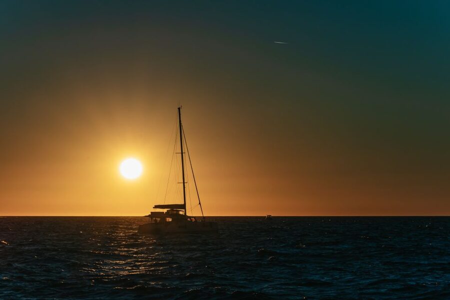 Santorini: Catamaran Caldera Cruise with Meal and Drinks - Wi-Fi, bar, and the small-group feel that keeps you relaxed