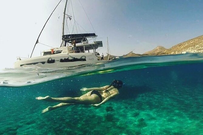 Santorini Catamaran Cruise with Fresh Meal and Open Bar - Palea Kameni Hot Springs: Warm Sulphur Water and Snorkeling Time