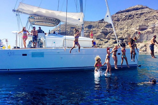 Santorini Catamaran Cruise with Fresh Meal and Open Bar - Nea Kameni Volcano Views: Seeing a Still-Active Area Without Hiking
