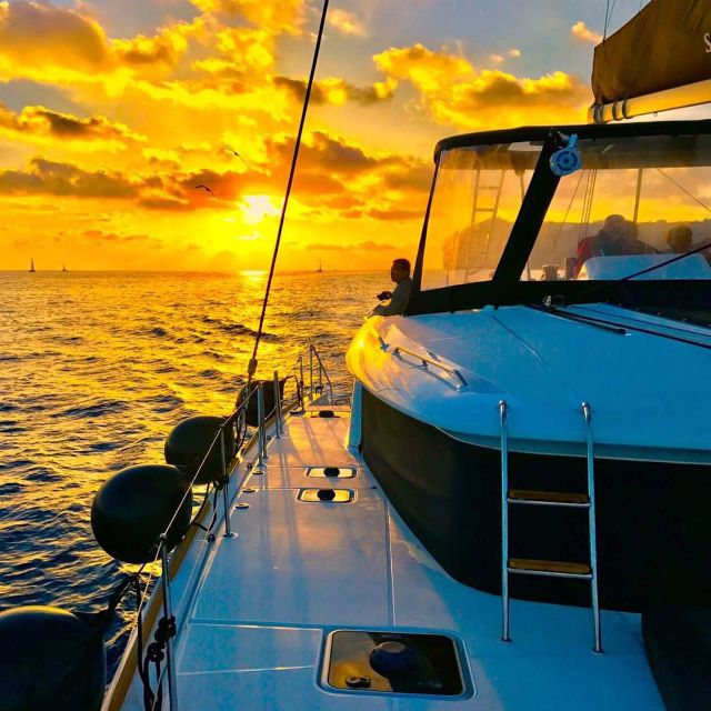 Santorini: Catamaran Cruise with Meal & Open Bar - Hot springs by the volcano: warm water, mystical vibe, and timing matters