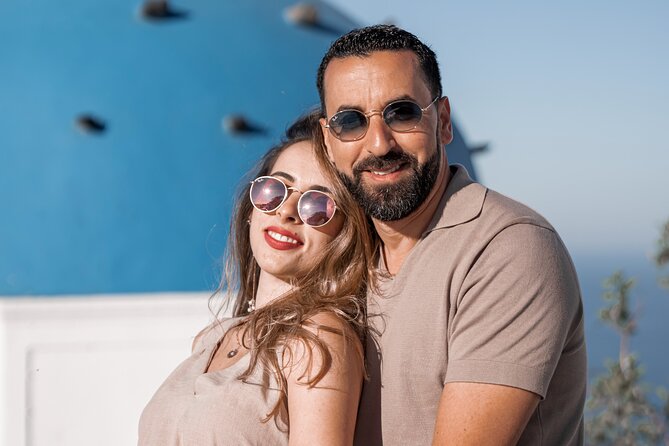 Santorini: Customized Private Photoshoot Walk in Oia - Shortcuts and less crowded spots, without the long line headache