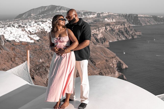 Santorini: Customized Private Photoshoot Walk in Oia - Your Santorini orientation: practical tips for dining, shopping, and exploring
