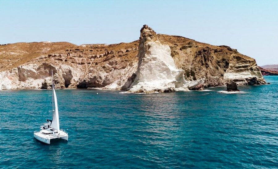 Santorini: Day Cruise with Meal & Open Bar - How the 5 Hours Feel on the Clock
