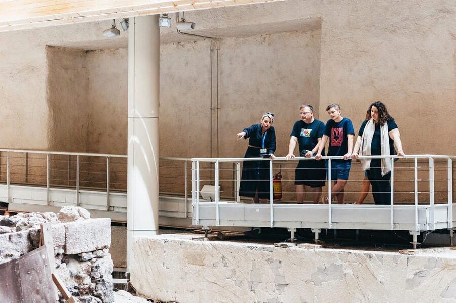 Santorini: Experience Akrotiri with a Licensed Tour Guide - Wall paintings: what’s left and what your guide reconstructs