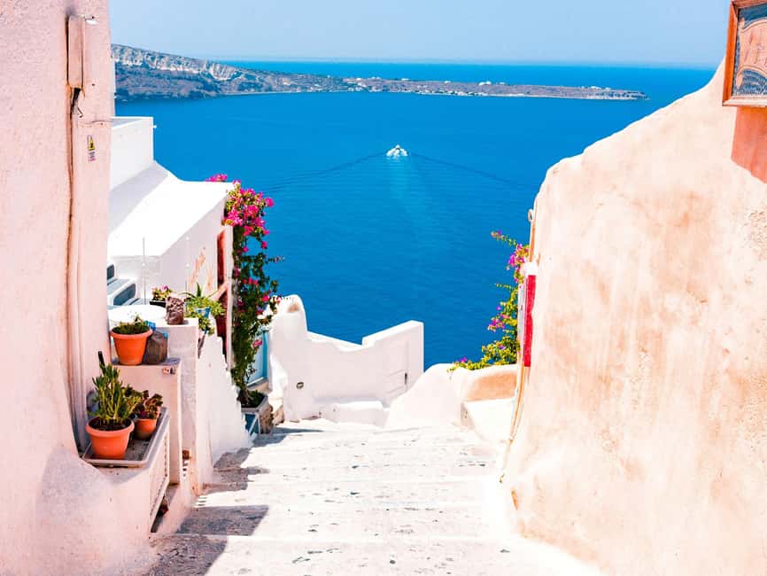 Santorini Guided Day Trip From Crete with Ferry Tickets - Crowd days and timing changes you can’t control