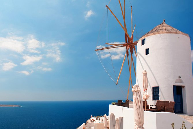 Santorini Highlights and Venetian Castles Small-Group Day Tour - Emporio and the Venetian Castle Stroll: Medieval Trade Center Feel