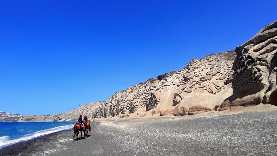 Santorini: Horseback Riding Tour on the Beach - What to wear in Santorini for horseback riding (and what not to)