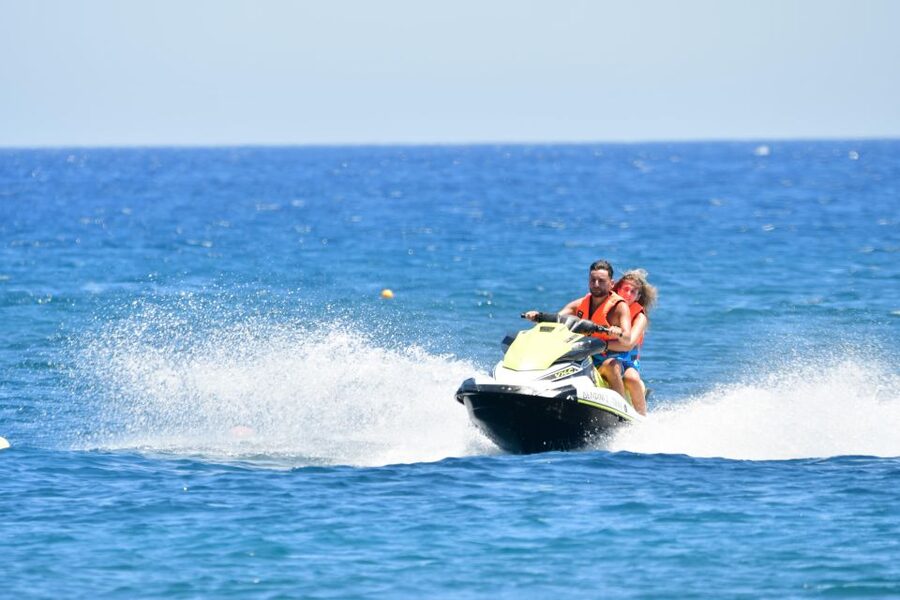 Santorini: Jet Ski Rental Perissa, Perivolos & St George - Jet Ski Rental in Perissa, Perivolos, and St George: What the 15 Minutes Really Feels Like