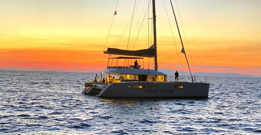 Santorini: Luxurious Catamaran Cruise with Meal & Open Bar - A Luxury Cruise That Actually Uses Its Time