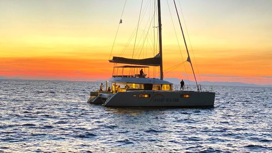 Santorini: Luxurious Catamaran Cruise with Meal & Open Bar - Stop 3, White Beach: The Longest Water Time Plus BBQ