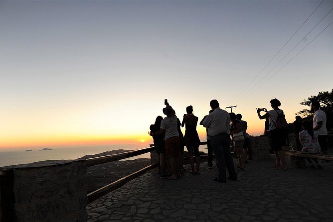 Santorini Luxury Custom Private Tour with Local guide - Price, ride comfort, and what to watch for on hot Santorini days