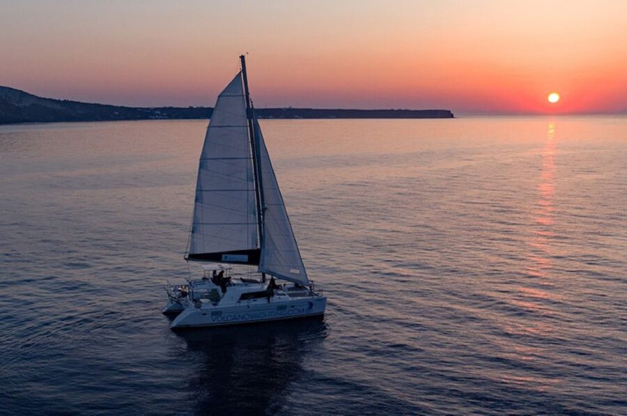 Santorini: Luxury Sunset Cruise with Dinner & Open Bar - Sailing Out of Ammoudi: The First Views Set the Tone