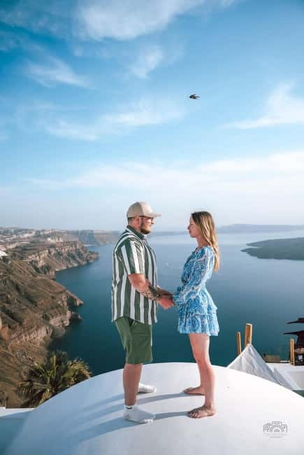 Santorini: Oia Private Couple Photoshoot with 35 Photos - Priority Blue Domes access, and what that means for your time