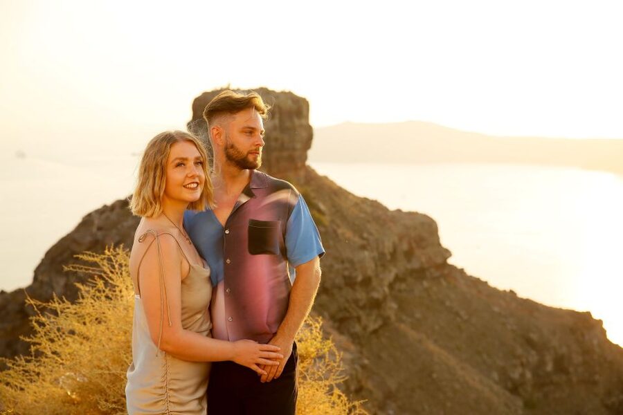 Santorini: Photo Shoot with a Private Vacation Photographer - Why Santorini Photo Sessions Work Better Than Selfies